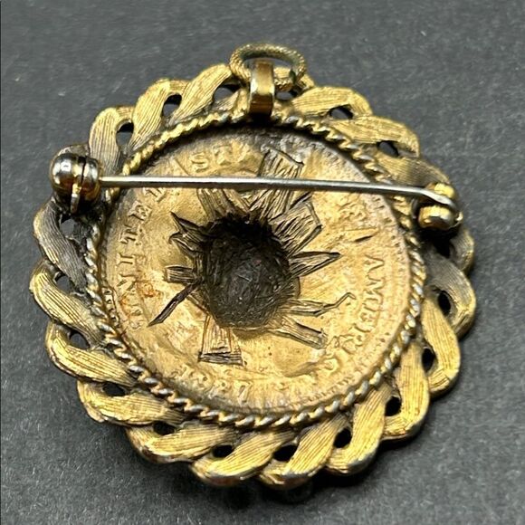 Vintage 1927 Lady Liberty Replica Pop Through Coin Brooch Pin Pendant - Picture 4 of 5